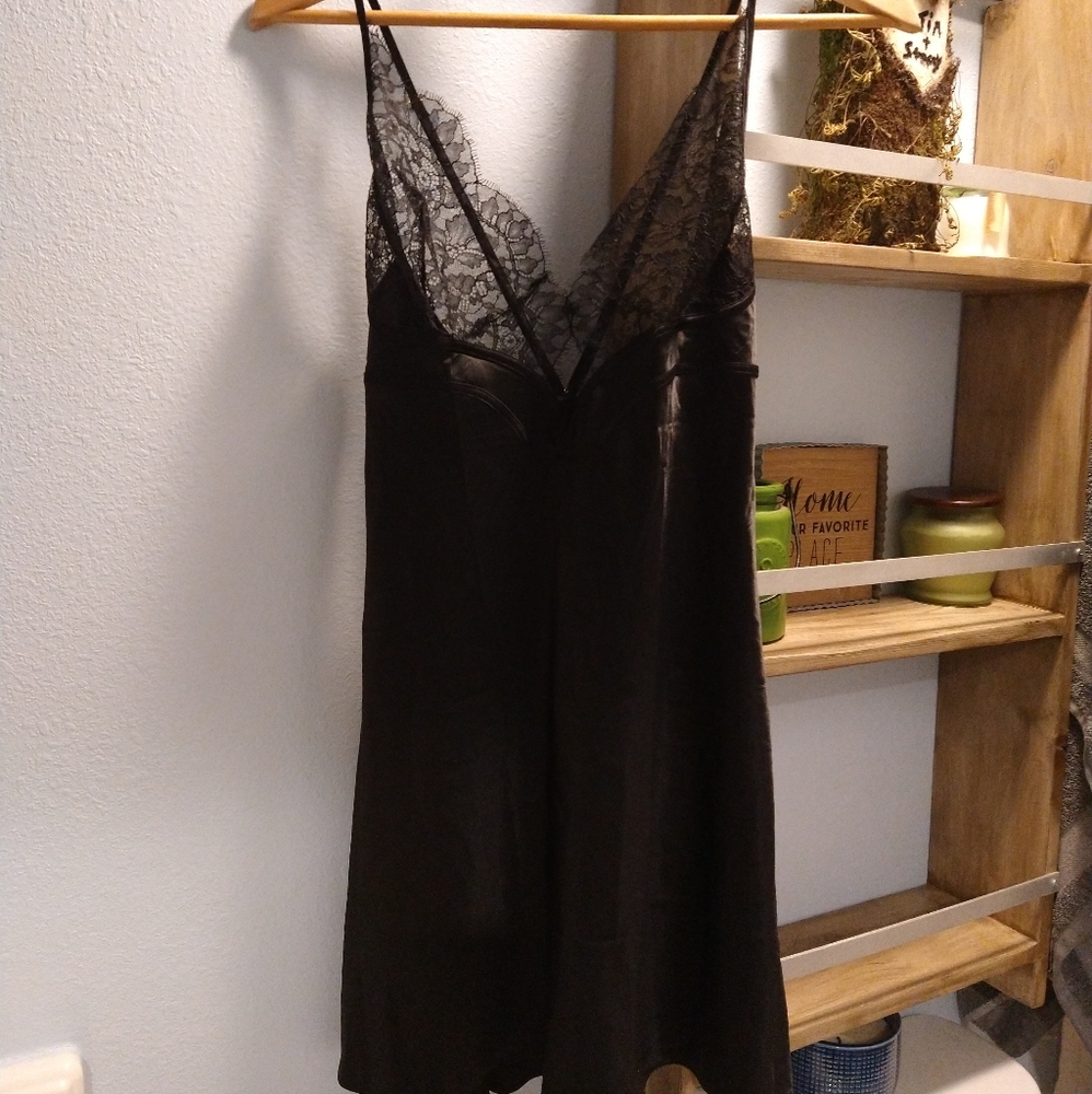 NWOT Beautiful Victoria Secret Lingerie